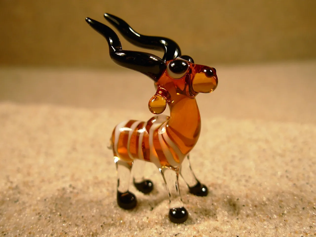 Skleněná figurka antilopy kudu