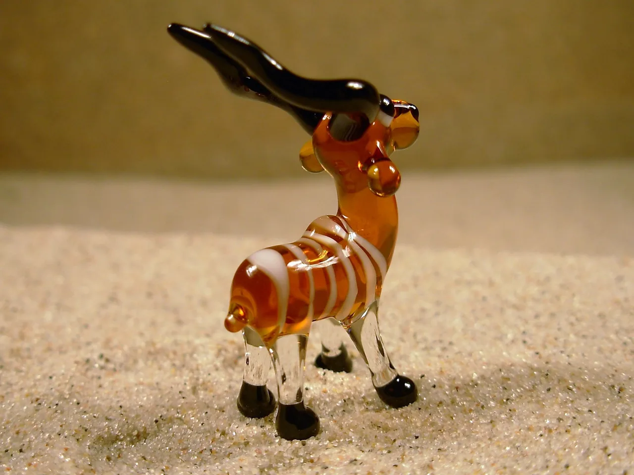 Skleněná figurka antilopy kudu