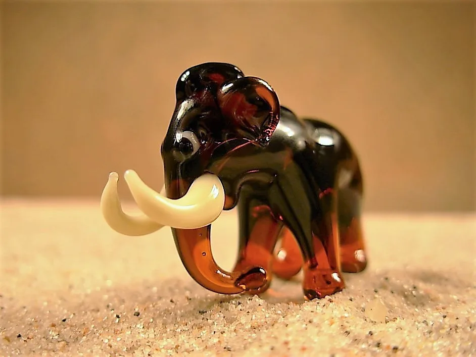 Skleněná figurka mamuta