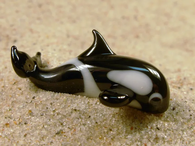 Skleněná figurka kosatky