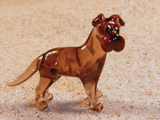 Skleněná figurka boxera