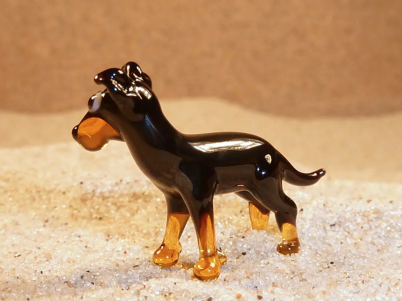 Skleněná figurka krysaříka