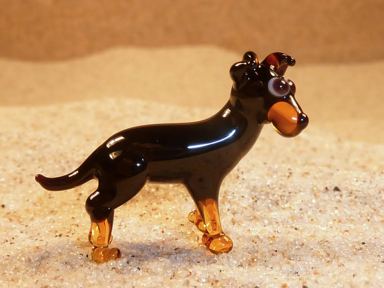 Skleněná figurka krysaříka