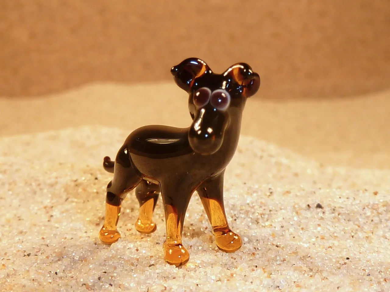 Skleněná figurka krysaříka