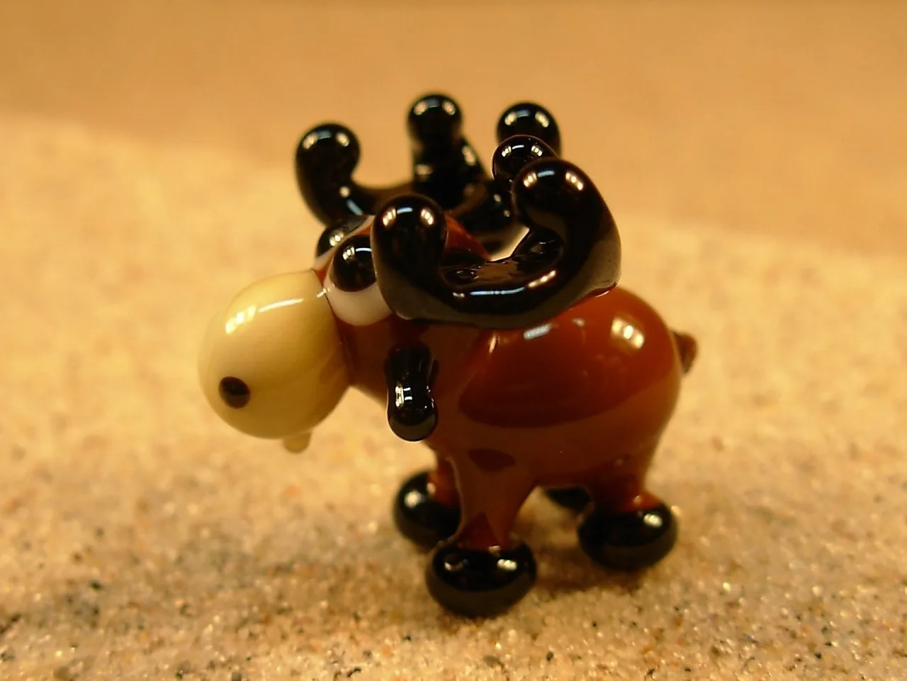 Skleněná figurka losa