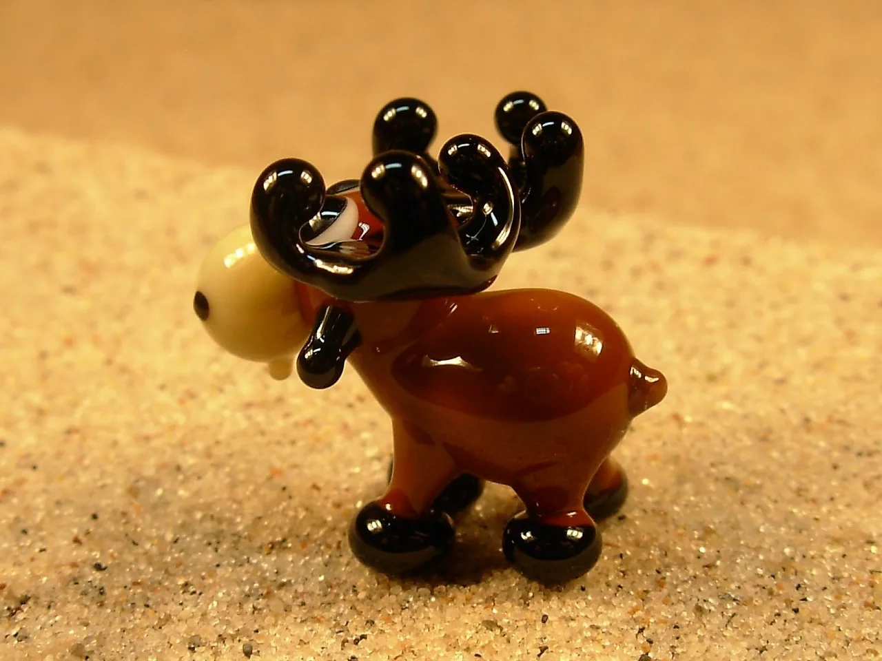 Skleněná figurka losa