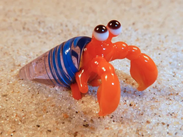 Skleněná figurka poustevníčka