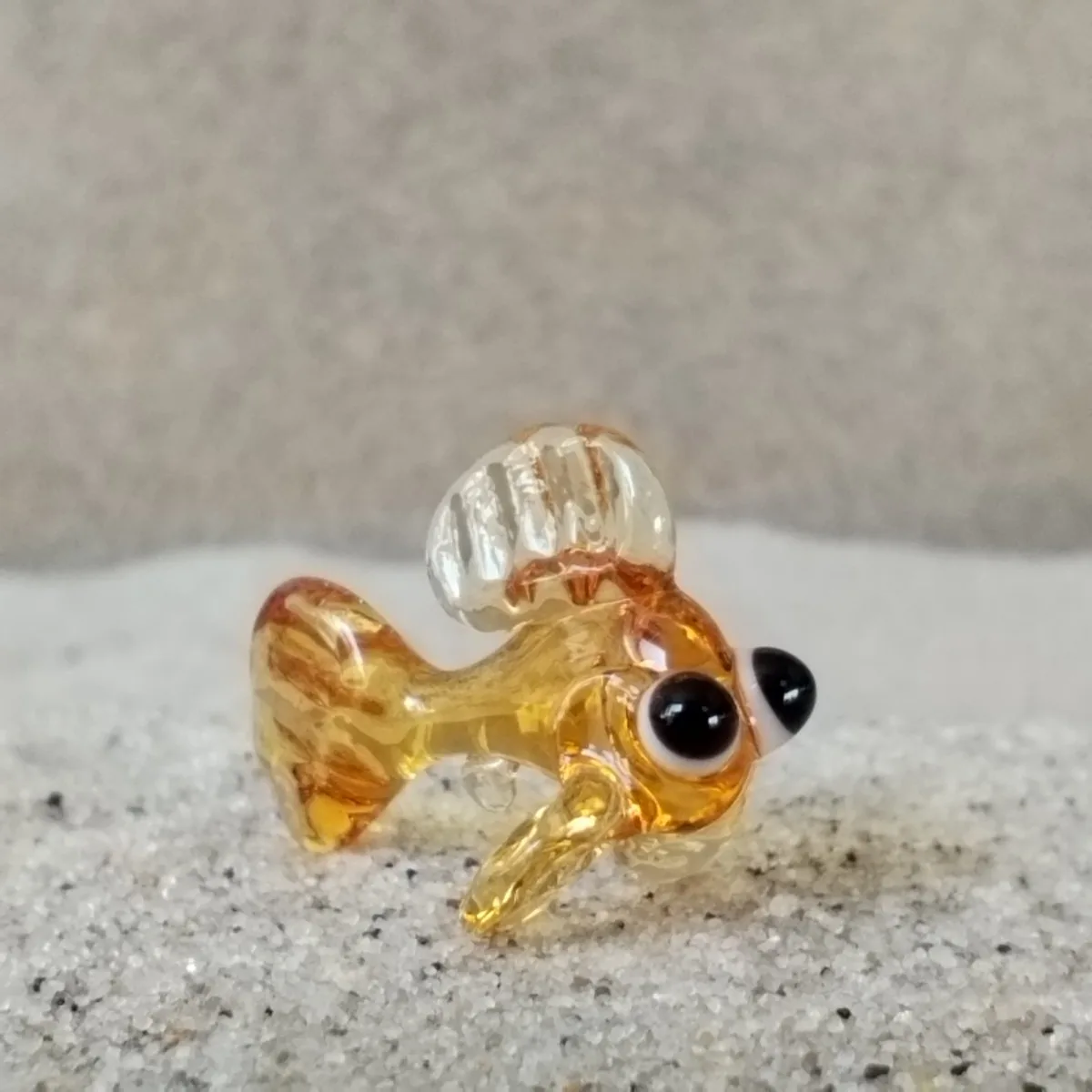 Skleněná figurka malé zlaté rybky