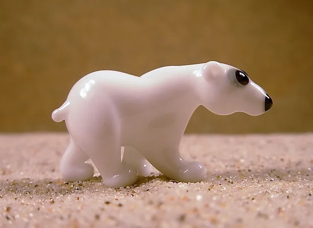 Skleněná figurka ledního medvěda