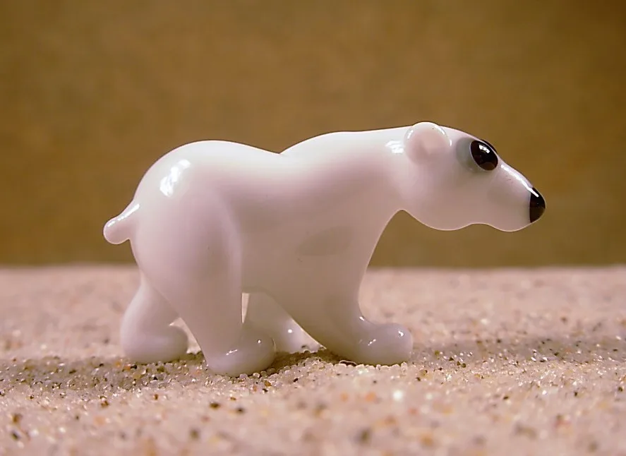 Skleněná figurka ledního medvěda