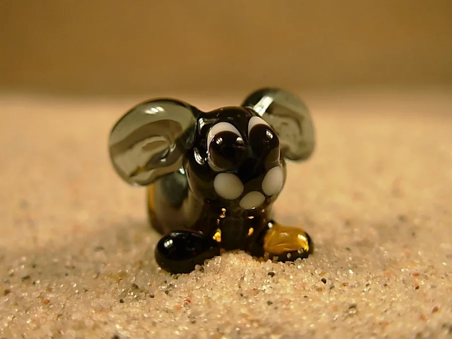 Skleněná figurka králíka