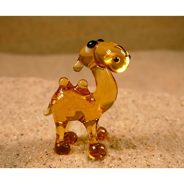 Skleněná figurka velblouda