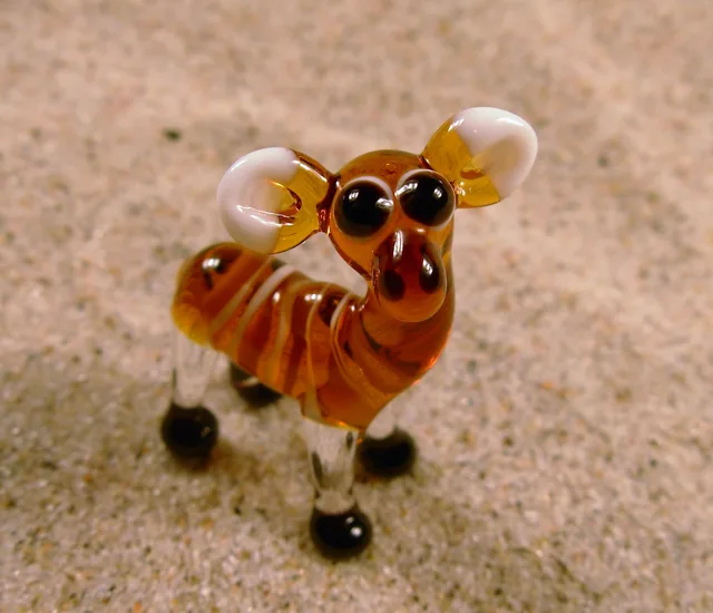Skleněná figurka samice antilopy kudu