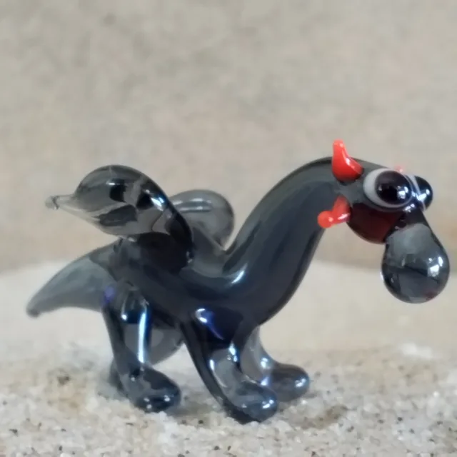 Skleněná figurka draka