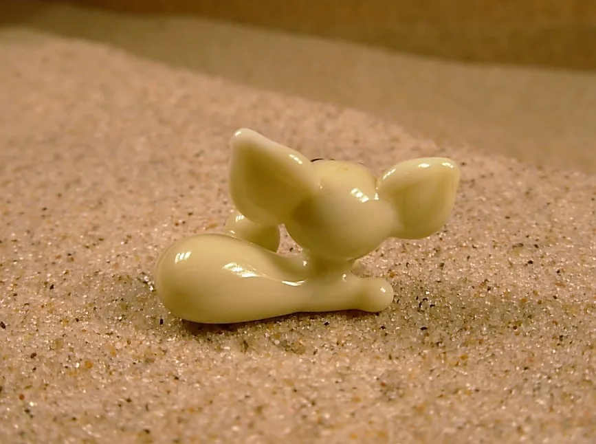 Skleněná figurka fenka
