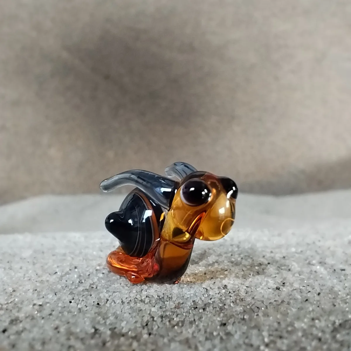 Skleněná figurka šneka
