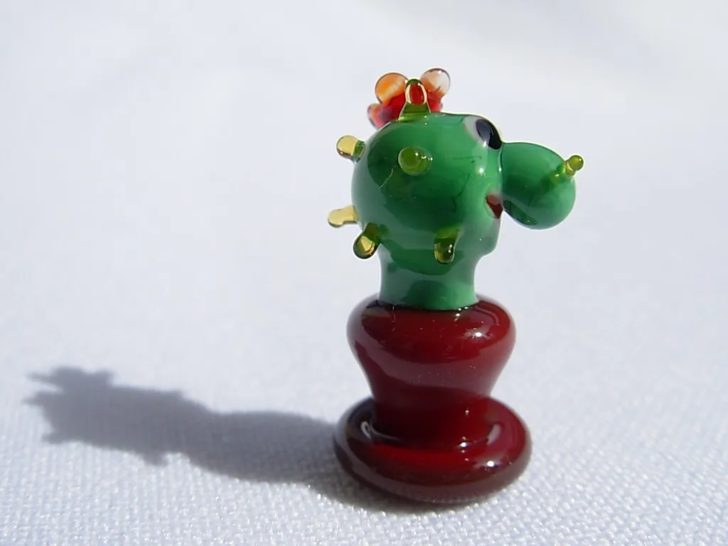 Skleněná figurka kaktusu