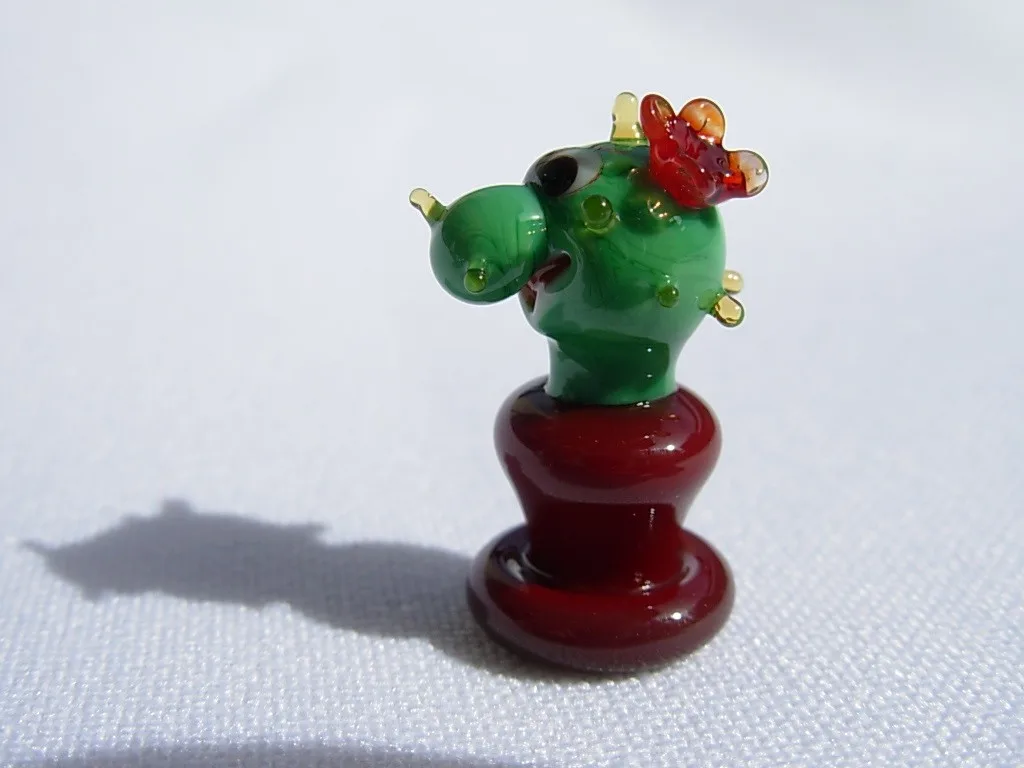 Skleněná figurka kaktusu