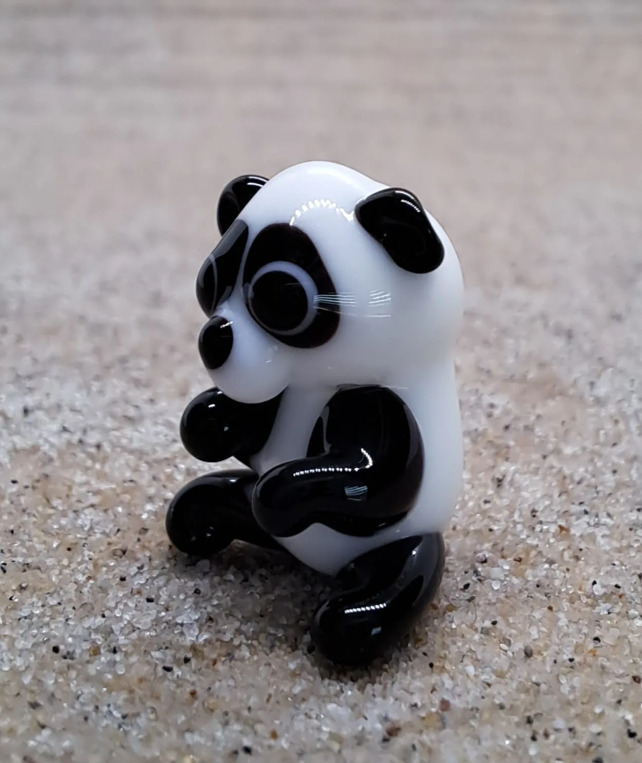 Skleněná figurka pandy