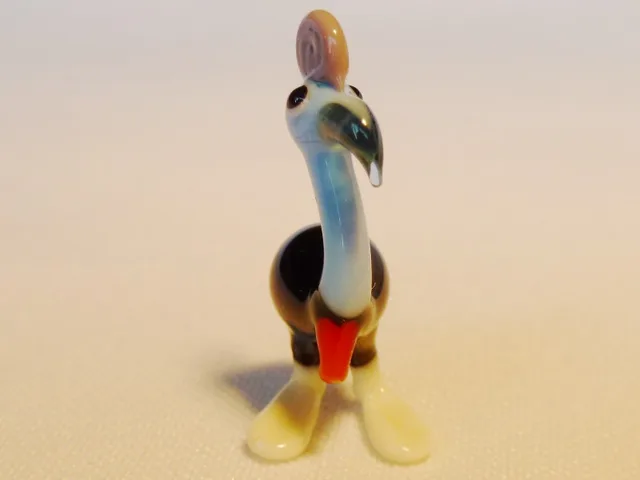 Skleněná figurka kasuára
