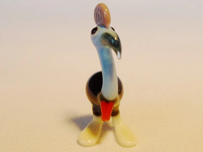 Skleněná figurka kasuára