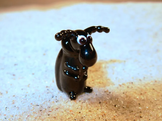 Skleněná figurka potemníka