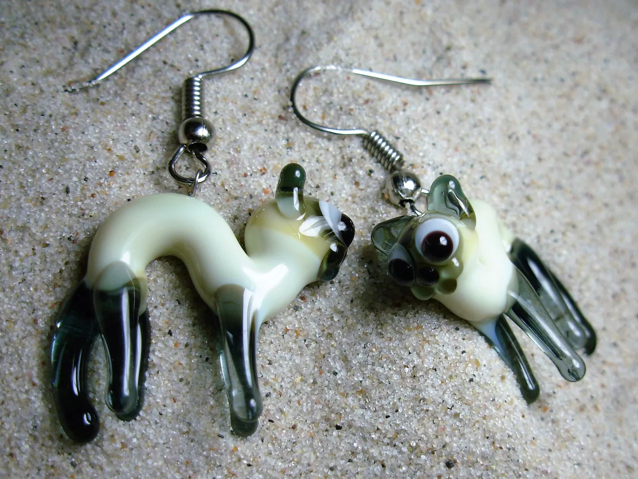 Skleněné náušnice ve tvaru siamské kočky