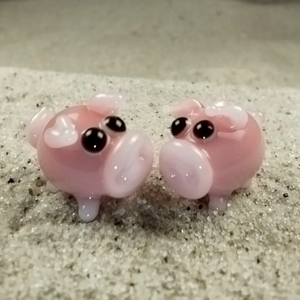 Skleněná figurka růžového prasátka