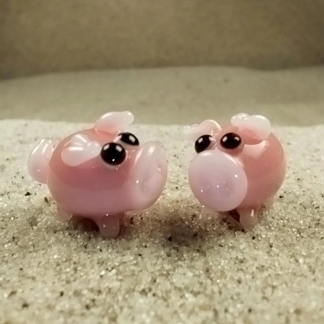 Skleněná figurka růžového prasátka