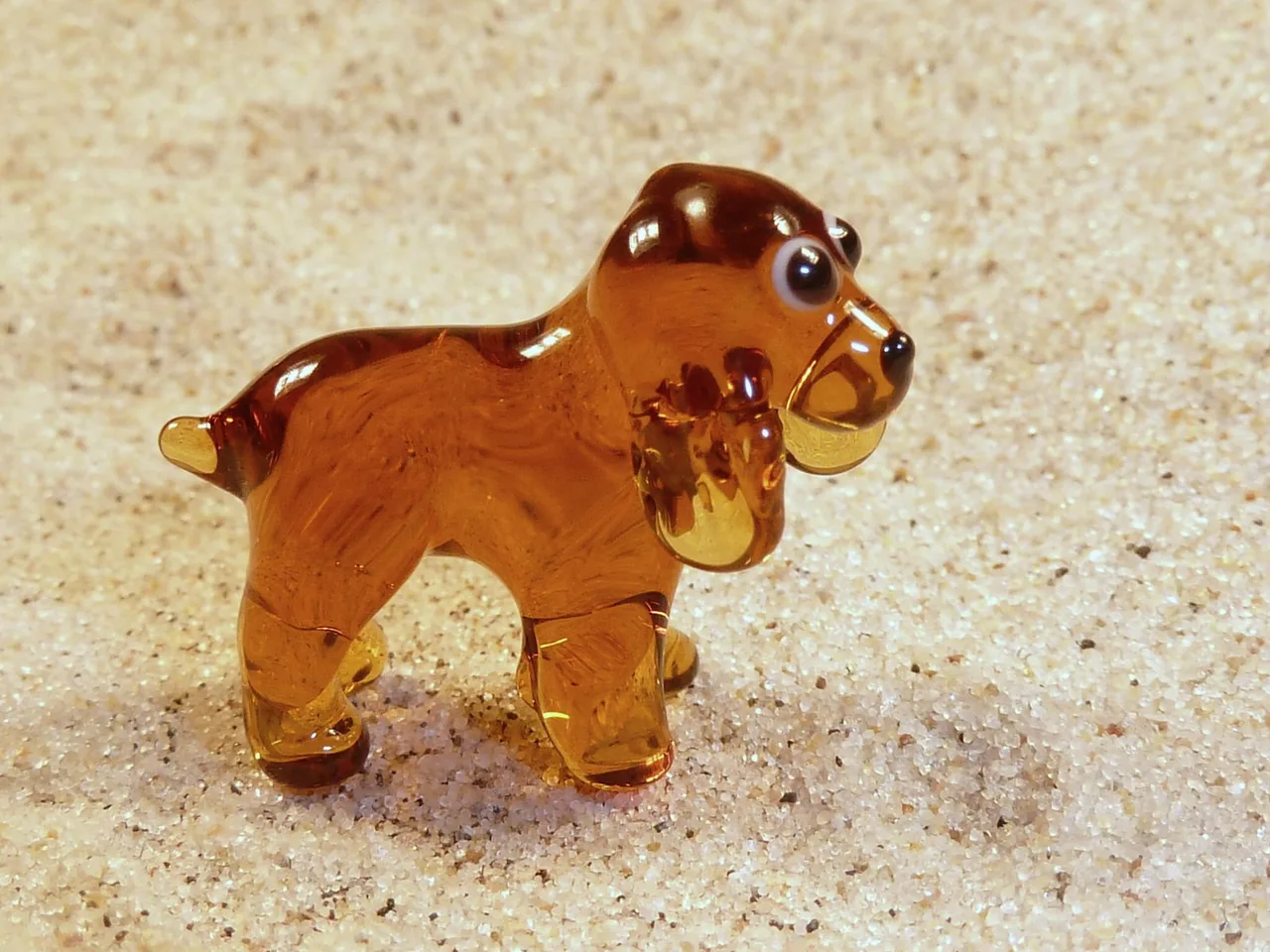 Skleněná figurka kokršpaněla