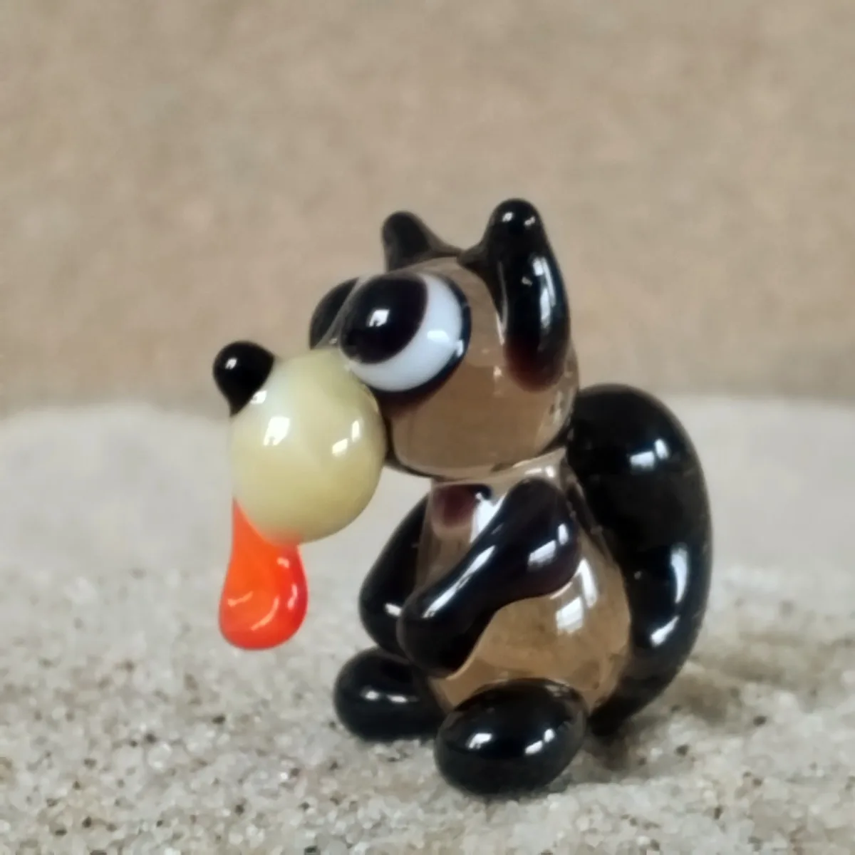 Skleněná figurka vlka