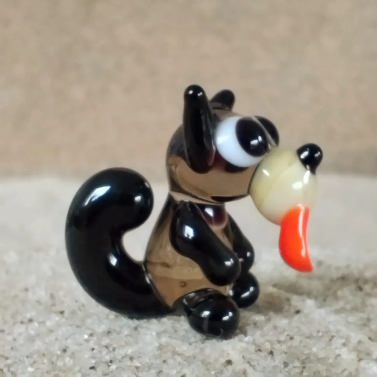 Skleněná figurka vlka