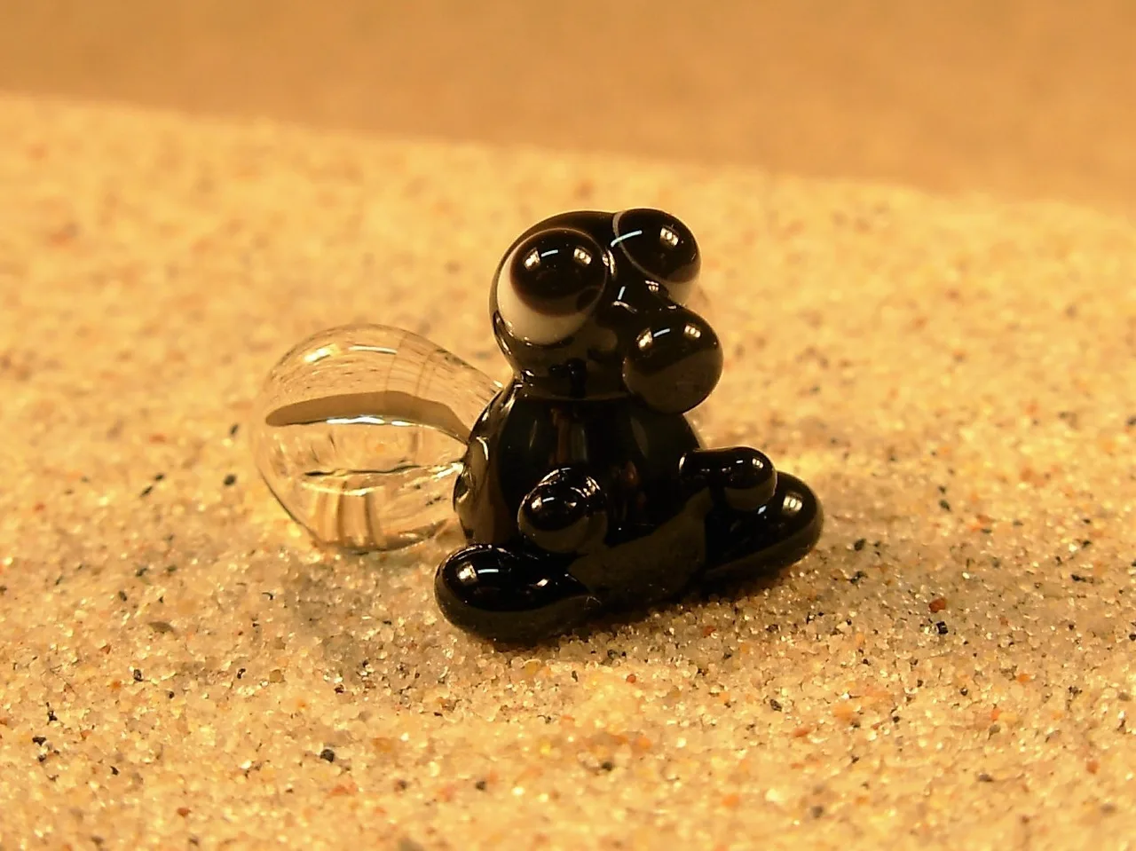 Skleněná figurka mouchy