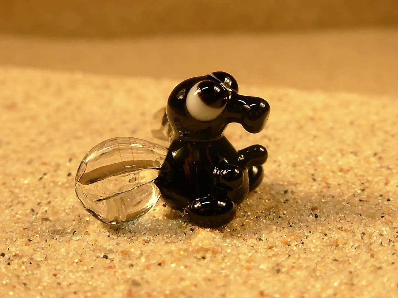 Skleněná figurka mouchy