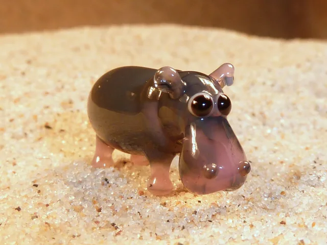 Skleněná figurka hrocha