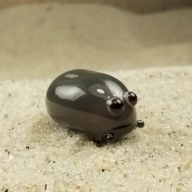 Skleněná figurka klíštěte
