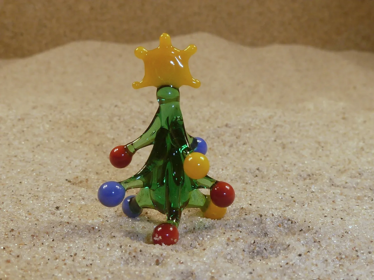 Skleněná figurka stromku